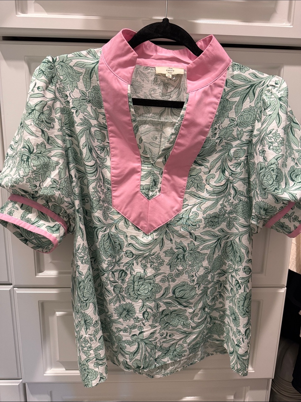 entro Pink-Trim Green Floral Top